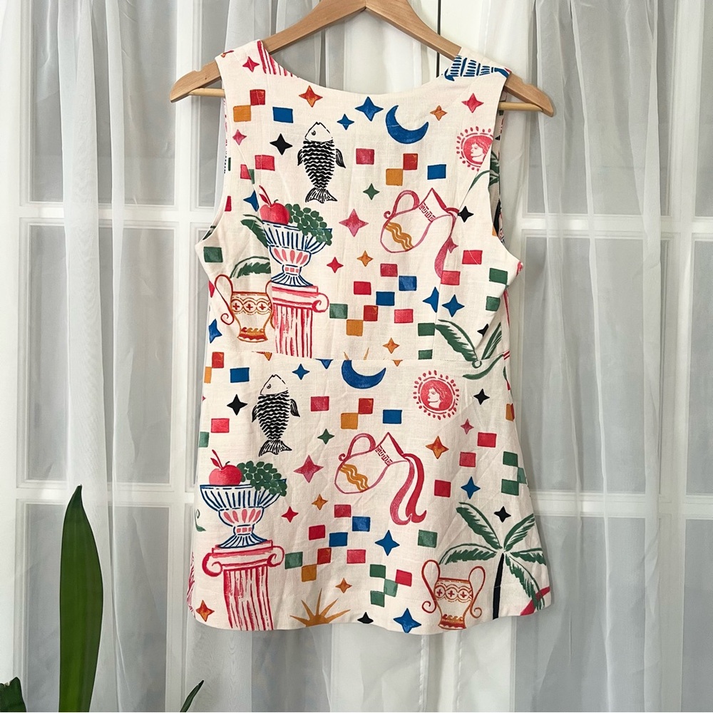 White Closet Summer Icons Sleeveless Vest Button Down Top size 8 - FITS LIKE A 4 - Picture 4 of 7
